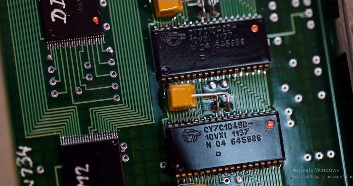 Nghiên cứu cũng cho thấy, trong số 58 loại vũ khí và đạn dược quân sự của Nga, có 1.057 bộ phận và linh kiện nước ngoài, đến từ 155 công ty ở 19 quốc gia. Đặc biệt, Mỹ đã đi đầu trong vấn đề này; vì vậy, có thể nói “top 3 nước” quan trọng nhất “viện trợ linh kiện vũ khí cho Nga” là Mỹ, Nhật Bản và Đức.