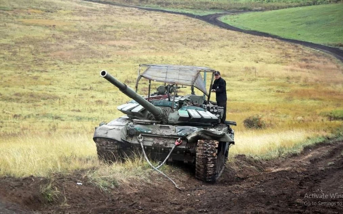 Trong bài viết "Xe tăng Merkava của Israel xuất hiện với 'giáp lồng", ông Joseph Trevithick, một cây viết của trang The War Zone đã đưa ra lời khen ngợi việc Israel áp dụng “mũ sắt” trên đầu xe tăng, cách làm đã và đang gây tranh cãi với xe tăng của người Nga. 