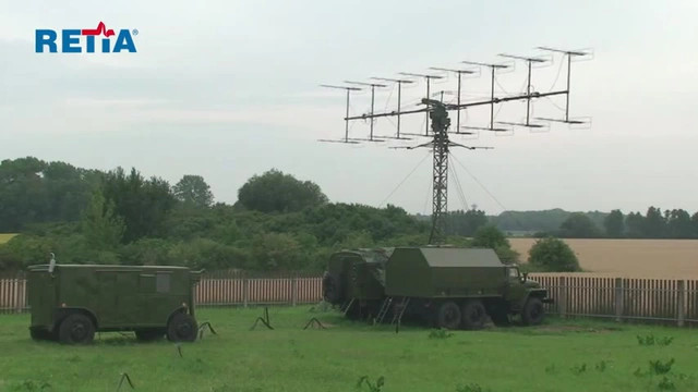 Do vậy, ngay từ đầu Liên Xô đã không quan tâm nhiều đến việc nghiên cứu và phát triển máy bay cảnh báo sớm. Nhưng sau này, Liên Xô cũng phát hiện ra một vấn đề, đó là các trạm radar triển khai trên mặt đất sẽ có những “vùng mù” nhất định khi tiến hành tìm kiếm mục tiêu trên không và mặt đất. 