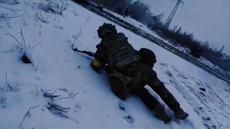 Sáng sớm ngày 17/2, Tổng tư lệnh Lực lượng Vũ trang Ukraine, Tướng Syrskyi đăng thông điệp trên mạng xã hội, quyết định rút quân hoàn toàn khỏi Avdiivka để bảo toàn nhân lực nhiều nhất có thể và tuyên bố, lực lượng phòng thủ Avdiivka đã hoàn thành tốt nhiệm vụ bảo vệ Avdiivka.