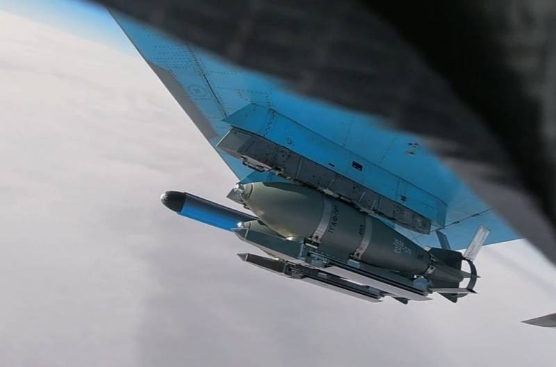 Có thể thấy rõ Quân đội Ukraine lúc đó đã hoàn toàn choáng váng trước hỏa lực bom, pháo của Nga và hoảng loạn không có cách nào để trốn thoát khi vòng vây đã khép chặt; việc phá hủy nguồn cung cấp kịp thời chỉ có thể mang lại lợi thế cho Quân đội Nga.