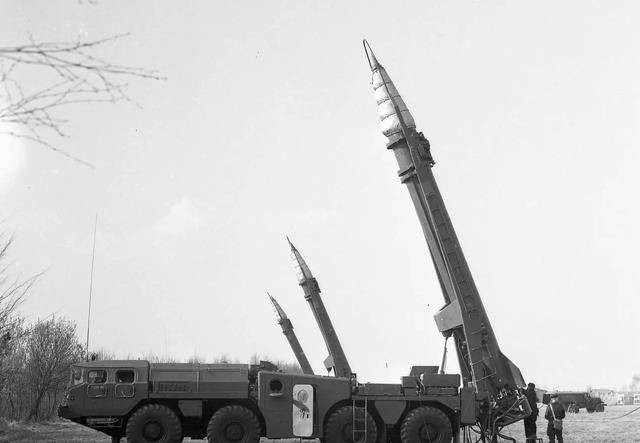 Công nghệ cốt lõi thứ ba mà Trung Quốc được thụ hưởng từ Romania đó là công nghệ tên lửa và tên lửa được Romania gửi đến Trung Quốc là tên lửa Scud-C. Tên lửa là vũ khí và thiết bị răn đe, kể từ khi phát triển, Trung Quốc đã phát triển họ tên lửa đạn đạo Dongfeng (Đông Phong), độ chính xác đã được cải thiện rất nhiều.