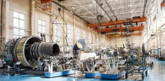 Khi ngành công nghiệp quốc phòng của Trung Quốc đang lâm vào bế tắc, một quốc gia là đồng minh của Liên Xô, nhưng đã cung cấp cho Trung Quốc một số hỗ trợ kỹ thuật quốc phòng cốt lõi. Điều này đã thúc đẩy sự cải thiện nhanh chóng trình độ công nghiệp quốc phòng của Trung Quốc, trước sự cấm vận của cả Liên Xô và Mỹ.