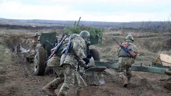 Theo thông tin tình báo của Ukraine và phương Tây, hiện tại vẫn còn nhiều đơn vị quân đội Nga đóng quân tại Kherson; những đơn vị này được trang bị nhiều vũ khí hạng nặng, ngoài ra còn có nhiều khám phá đáng ngạc nhiên hơn.