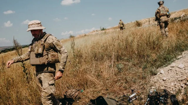 Quân đội Ukraine đã phát động một cuộc phản công quy mô lớn từ tháng 6 năm nay, nhằm giành lại một số lãnh thổ do quân đội Nga kiểm soát. Các quan chức quân sự cấp cao Ukraine gần đây tuyên bố rằng, cuộc tấn công của quân đội Ukraine đã "tạo ra bước đột phá" và "chúng tôi đang ở giữa tuyến phòng thủ thứ nhất và thứ hai của quân đội Nga".