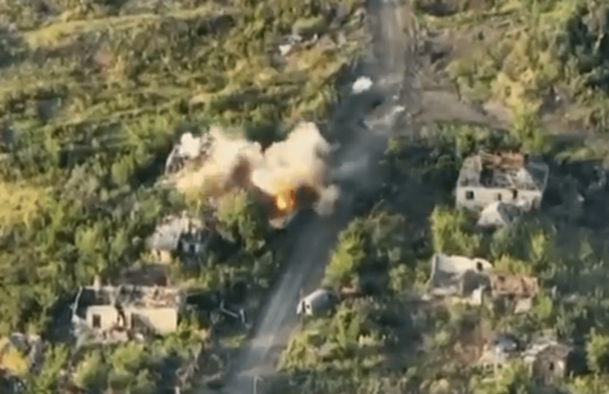 Nga có bước tiến lớn, tái tràn ngập 2 cứ điểm tại Bakhmut - Hình 9 Nga co buoc tien lon, tai tran ngap 2 cu diem tai Bakhmut-Hinh-9