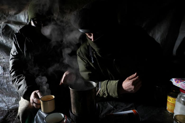 Theo tin tức từ truyền thông phương Tây cho biết, một người lính Ukraine ở Bakhmut hiện tại chỉ có thể tồn tại quá 4 giờ; điều này đủ cho thấy mức độ thương vong của quân đội Ukraine nghiêm trọng như thế nào, điều này cũng đã được chính tình nguyện viên Ukraine xác nhận.