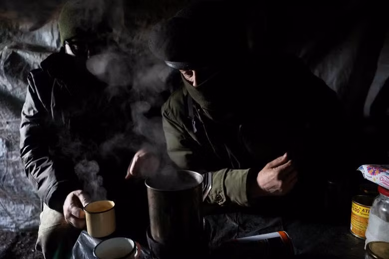 Theo tin tức từ truyền thông phương Tây cho biết, một người lính Ukraine ở Bakhmut hiện tại chỉ có thể tồn tại quá 4 giờ; điều này đủ cho thấy mức độ thương vong của quân đội Ukraine nghiêm trọng như thế nào, điều này cũng đã được chính tình nguyện viên Ukraine xác nhận.