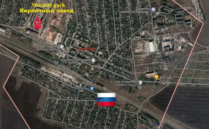 Sau khi tiến vào làng Ocheretino, quân Nga nhanh chóng mở rộng vị trí đứng chân, dồn quân Ukraine về khu vực nhà máy gạch ở phía bắc làng, đồng thời mở rộng hai bên sườn, bằng cách chiếm làng Novobakhmutivka, nằm ở phía đông nam làng Ocheretino.