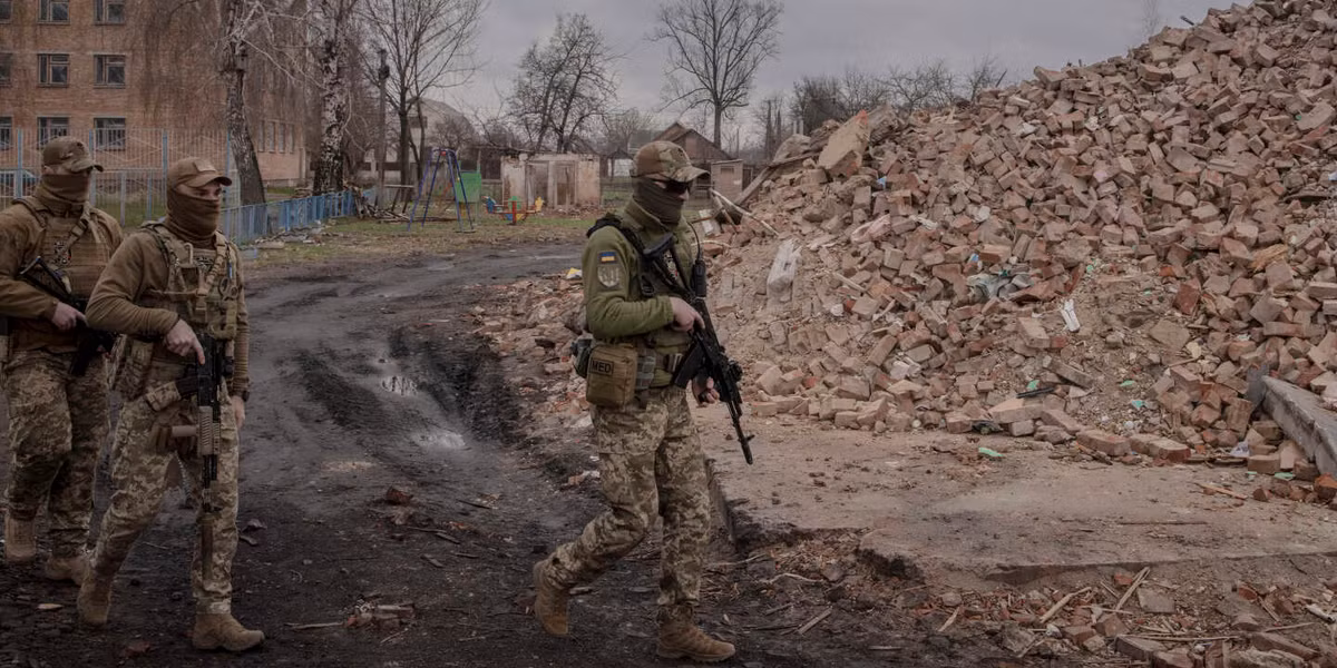 Việc Lữ đoàn 115 chậm thay quân, cũng không phải là trường hợp cá biệt. Đây không phải lần đầu Quân đội Ukraine chứng kiến tình trạng một lữ đoàn từ chối chiến đấu hoặc tự ý bỏ trận địa trong vài tuần qua, điều mà một số chuyên gia cảnh báo là vấn đề mang tính hệ thống và có thể dẫn tới hiệu ứng dây chuyền làm sụp đổ tiền tuyến.