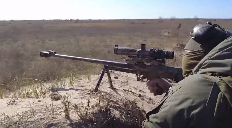 Do đó, tại chiến trường Avadivka, mặc dù Quân đội Nga nhìn chung có vẻ bao vây một nửa, nhưng thực tế họ không thể đến được rìa thành phố, chứ đừng nói đến việc gây ra mối đe dọa đáng kể cho đường tiếp tế của thành phố. 