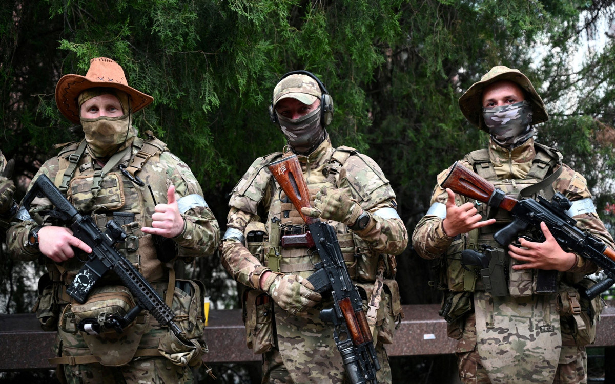 Tuy nhiên cũng cần lưu ý, Quân đội Ukraine đang mở rộng “cái nêm” của họ trên hướng này, nhưng chỉ có lực lượng đặc biệt, không phải lực lượng chính. Do vậy, việc một đơn vị trinh sát vượt qua các tuyến phòng ngự chưa phải là điều khẳng định, “đại quân” Ukraine đã tiếp cận được làng Verbovoe. 