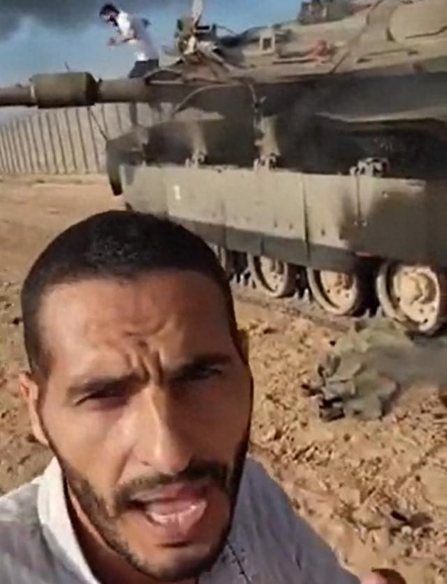 Các chuyên gia Iran có thể tiếp cận xe tăng của Merkava để nghiên cứu tiếp theo với hai mục đích; thứ nhất là phát triển các cách hiệu quả hơn để chống lại những chiếc xe tăng đó và thứ hai là sao chép những công nghệ tiên tiến nhất.