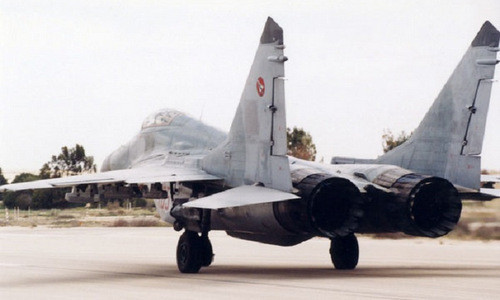 Nhiều tính năng độc đáo của MiG-29 như kính ngắm gắn trên mũ phi công và hệ thống bám bắt hồng ngoại - đo xa laser đều được kiểm nghiệm kỹ càng, sát với điều kiện thực chiến nhất. Các phi công thử nghiệm Israel đều tỏ ra ấn tượng với tính năng đánh chặn của máy bay này.