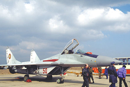 Nước này cũng muốn cho MiG-29 đối đầu với tiêm kích F-15, F-16 trong các trận đánh mô phỏng. Năm 1996, Israel “mượn” được 3 chiếc MiG-29A từ một quốc gia Đông Âu. Trong suốt 2 tuần thử nghiệm tại sa mạc Negev, mỗi chiếc MiG-29 xuất kích 20 lần để không chiến với máy bay F-15, F-16 của Không quân Israel.