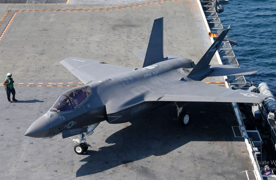 Hải quân Mỹ ban đầu kỳ vọng F-35C sẽ trở thành “cỗ máy tăng sức mạnh chiến đấu”, nhưng không ngờ chiếc máy bay tàng hình đầu tiên hoạt động trên tàu sân bay này, lại trở thành “kẻ gây rắc rối”.