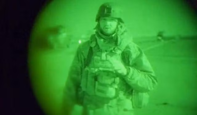 Hiện lực lượng đổ bộ của Ukraine sang khu vực bờ nam cũng bị ảnh hưởng của thời tiết bất lợi; theo một số tù binh của Ukraine bị Nga bắt cho biết, họ không được sưởi ấm cũng như áo chống lạnh, khiến chân tay của họ tê cóng.