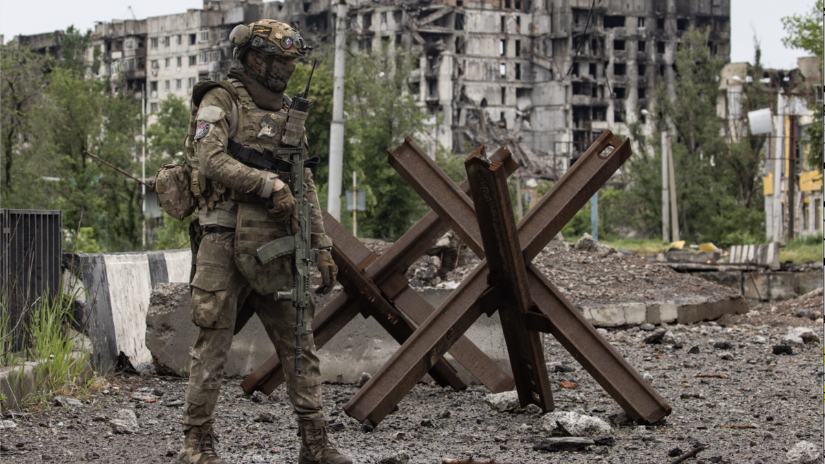 Với việc hàng loạt cựu binh Wagner quay trở lại chiến trường, họ sẽ phục vụ trong Lực lượng Vệ binh Quốc gia Nga và Bộ Quốc phòng Nga dưới hình thức các trung đoàn độc lập; chứ không chịu quyền chỉ huy trực tiếp của các đơn vị chính quy Nga. 