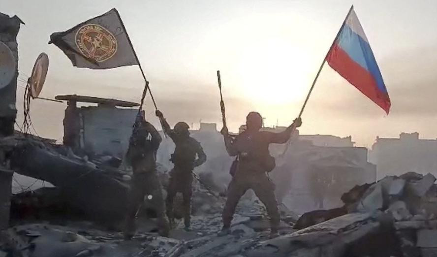 Cũng theo chỉ huy có mật danh "13" này, tất cả lính đánh thuê Wagner đều được tôn trọng và nhận được sự hiếu khách đặc biệt ở đơn vị Vệ binh Chechnya; đây là sự khởi đầu tốt. Tuy nhiên các đơn vị Wagner cơ bản vẫn “tác chiến độc lập” như dưới thời ông Prigozhin còn sống. 