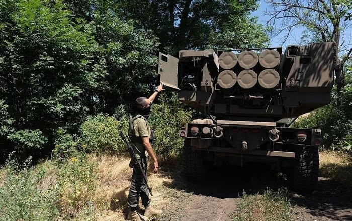 Việc Ukraine để hệ thống HIMARS bị phá hủy là do lực lượng phòng không chiến thuật của Ukraine không đủ mạnh. Vì lý do tương tự, các hệ thống phòng không NASAMS và có lẽ cả radar Patriot cũng bị phá hủy, RID kết luận.