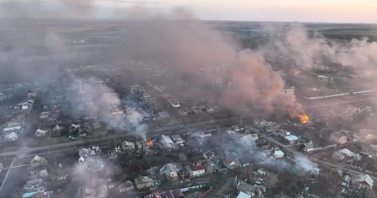 Binh lính Sư đoàn 98 của Nga đưa tin trên mạng xã hội rằng, Không quân Nga đang tăng cường sử dụng bom lượn FAB-500 và tên lửa không dẫn đường S-8, S-13 để tiến hành các cuộc tấn công quy mô lớn vào các vị trí của quân Ukraine ở ngoại ô phía đông Chasov Yar.
