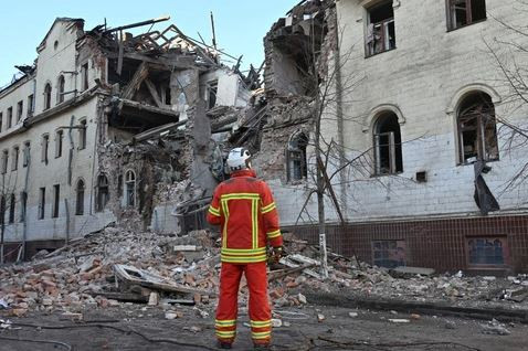 Bộ Ngoại giao Pháp không thừa nhận những người bị tên lửa Nga tấn công vừa qua tại Kharkov là người Pháp và cho rằng, Nga đang “thao túng dư luận”; đồng thời nhấn mạnh không có lính đánh thuê Pháp ở Ukraine.