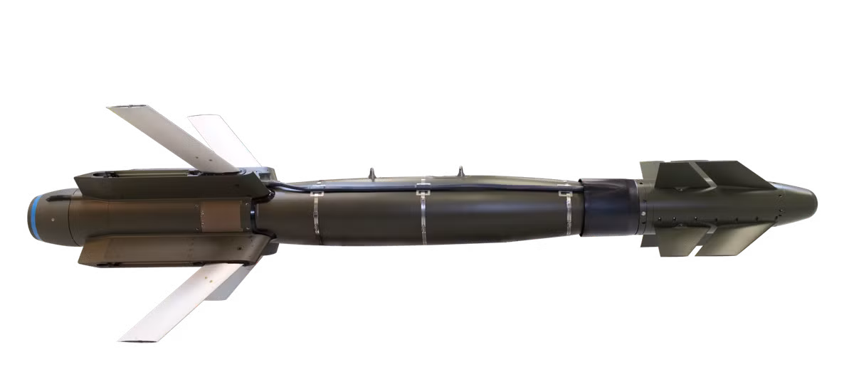 Bộ trưởng Quốc phòng Pháp Sebastian Le Corni cho biết, bắt đầu từ tháng 1/2024, Pháp sẽ cung cấp cho Ukraine 50 quả bom lượn có điều khiển AASM HAMMER mỗi tháng và viện trợ hàng năm lên tới 600 quả. 