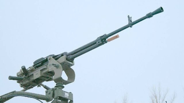 Một sự khác biệt khác nữa nằm ở tốc độ bắn của hai loại súng máy này. Nếu súng máy NSVT có tốc độ bắn chiến đấu khoảng 600-700 viên đạn mỗi phút, trong khi M2 Browning có tốc độ bắn chiến đấu khoảng 450-600 viên mỗi phút.