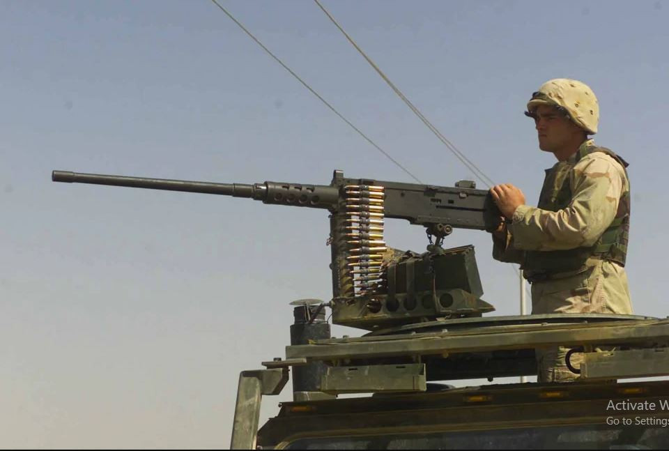 M2 Browning được quân đội Mỹ và quân đội các nước đồng minh sử dụng rộng rãi trong nhiều thập kỷ, chứng tỏ độ tin cậy của nó trong các tình huống chiến đấu. Mặt khác, súng máy NSVT mặc dù vẫn là một vũ khí đáng tin cậy, nhưng có thể không có được mức độ hiệu suất và độ bền đã được chứng minh như M2 Browning. 