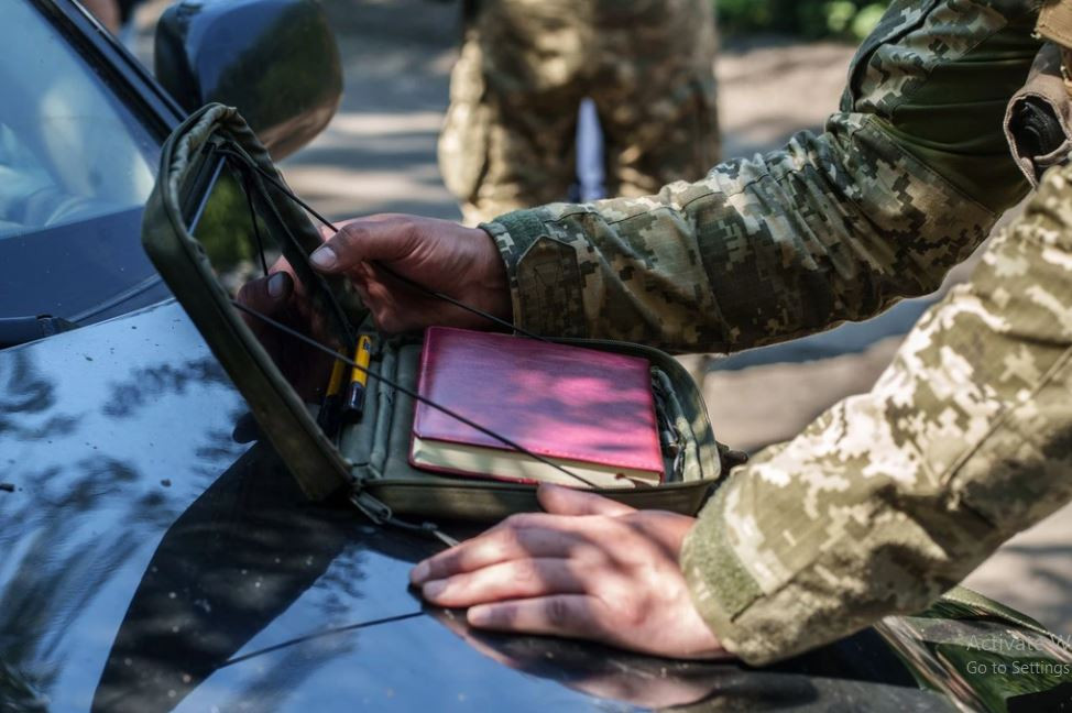 Theo ghi nhận của phóng viên tờ Wall Street Journal của Mỹ cho biết, hiện Lữ đoàn pháo binh 60 của Quân đội Ukraine vẫn nhận được đạn pháo BM-21, nhưng số lượng ít hơn nhiều và họ phải lựa chọn mục tiêu một cách kỹ càng hơn. 