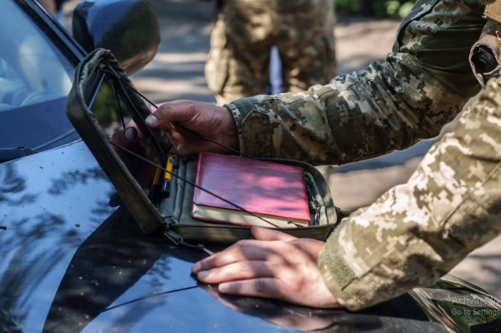 Theo ghi nhận của phóng viên tờ Wall Street Journal của Mỹ cho biết, hiện Lữ đoàn pháo binh 60 của Quân đội Ukraine vẫn nhận được đạn pháo BM-21, nhưng số lượng ít hơn nhiều và họ phải lựa chọn mục tiêu một cách kỹ càng hơn. 