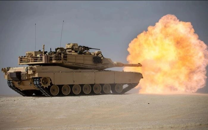 Xe tăng chiến đấu chủ lực M1 Abrams là vũ khí đại diện cho sức mạnh đột kích của Quân đội Mỹ. Trong chiến tranh Vùng Vịnh năm 1991 ở Iraq, đã tạo lên danh tiếng mạnh nhất thế giới của loại xe tăng này khi tiêu diệt nhiều xe tăng T-72 của Iraq. 