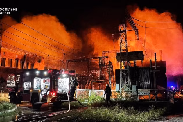 Trong chiến lược của quân đội Nga, họ tập trung tấn công vào cơ sở hạ tầng của Ukraine để duy trì hiệu quả chiến đấu, như kho đạn, kho nhiên liệu, trung tâm thông tin liên lạc, nhà máy điện và hạ tầng bảo đảm cho cuộc chiến. 