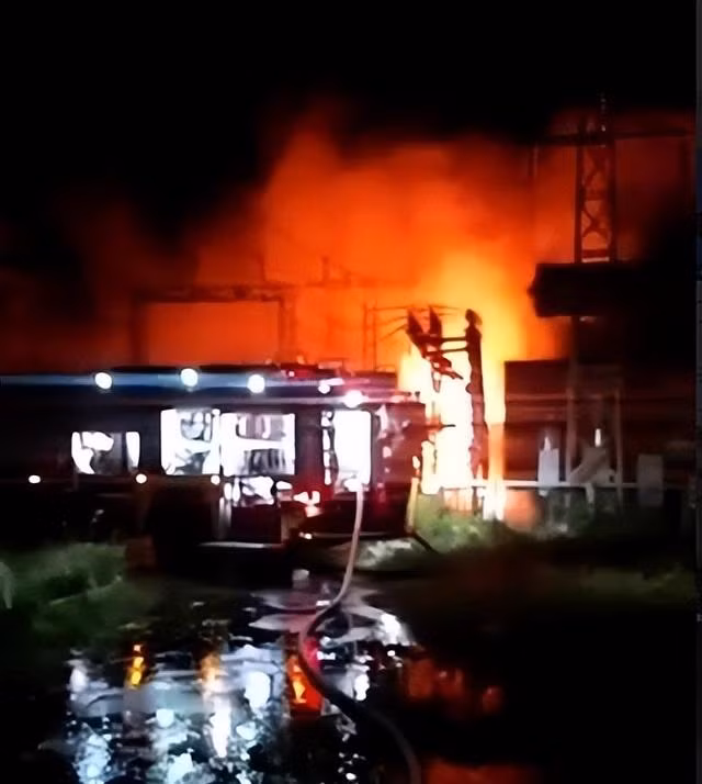 Một số nhà phân tích chỉ ra rằng, quân đội Ukraine còn đang mải tung video khoe chiến lợi phẩm ở Kharkov, trong khi đó Nga lại nắm giữ quá nhiều cơ sở hạ tầng quan trọng của Ukraine, trong đó có nhiều nhà máy điện. 