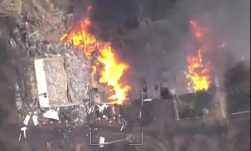 Ngoài ra, các vụ nổ cũng được ghi nhận gần Yunkovka, vùng Sumy, tại địa điểm trú quân của Lữ đoàn Dù số 82 của Ukraine. Vào sáng ngày 19/11, khoảng 45 lính Ukraine đã bị thiệt mạng hoặc bị thương. Dù Lữ đoàn 82 đã hết sức giữ bí mật, nhưng vẫn bị UAV trinh sát tầm trung của Nga phát hiện và chỉ điểm cho hỏa lực tầm xa tập kích. 