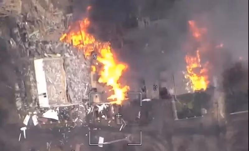 Ngoài ra, các vụ nổ cũng được ghi nhận gần Yunkovka, vùng Sumy, tại địa điểm trú quân của Lữ đoàn Dù số 82 của Ukraine. Vào sáng ngày 19/11, khoảng 45 lính Ukraine đã bị thiệt mạng hoặc bị thương. Dù Lữ đoàn 82 đã hết sức giữ bí mật, nhưng vẫn bị UAV trinh sát tầm trung của Nga phát hiện và chỉ điểm cho hỏa lực tầm xa tập kích. 