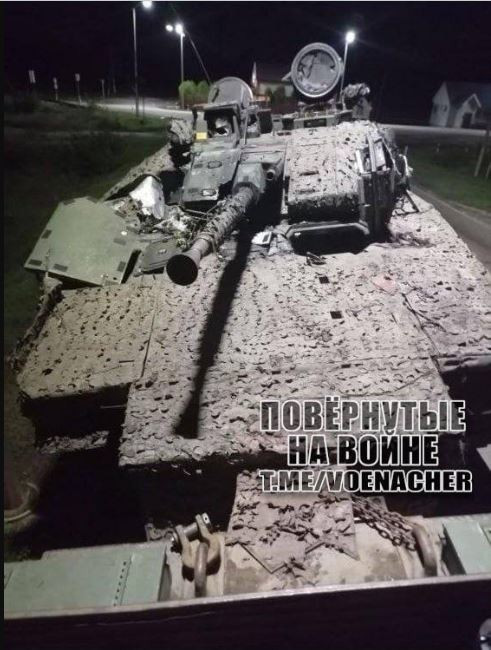 Việc này có liên quan đến việc bảo vệ các bí mật quân sự, khi Mỹ lo ngại xe tăng M1A2 mới nhất của họ rơi vào tay quân đội Nga, giống như việc quân đội Nga đã thu được xe tăng bánh lốp AMX-10 RC của Pháp và xe chiến đấu bộ binh CV90 Thụy Điển. 