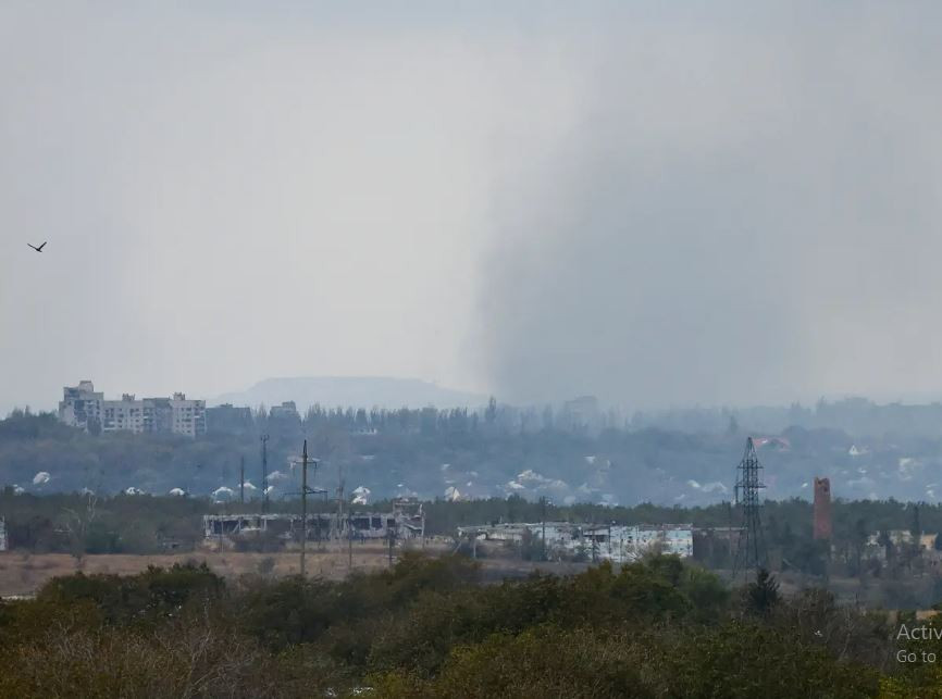 Hiện pháo binh của Nga đang tích cực bắn phá vào xung quanh Nhà máy hóa chất và than cốc Avdeevka suốt ngày đêm, trong đó có sử dụng cả đạn nhiệt áp hạng nặng TOS-1A, cũng như các cuộc không kích kết hợp bằng bom và tên lửa. 