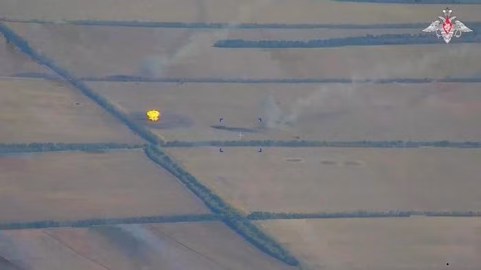 Việc Nga có thể quay được video trực quan về kết quả trận đánh trên đã nói lên điều đó; ngược lại, Quân đội Ukraine không biết đến sự tồn tại của UAV trinh sát tầm trung của Nga. Điều này cho thấy, đoạn phim được quay bởi một UAV trinh sát có tính năng tàng hình và khả năng chống nhiễu mạnh mẽ.