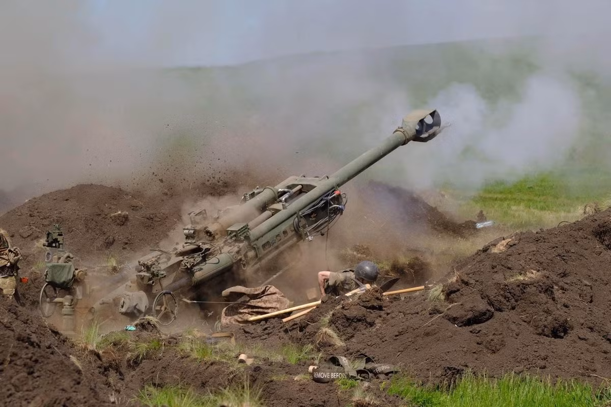 Đặc biệt, dù quân đội Nga đã tập trung rất nhiều lực lượng tinh nhuệ ở khu vực Kherson để kiềm chế quân đội Ukraine, nhưng quân đội Ukraine đã chiếm được ngôi làng trọng yếu Duchani. Giờ đây, sân bay Chaplinka, một sân bay quân sự quan trọng của Nga ở bờ đông sông Dnepr sẽ sớm bị Ukraine khống chế. 