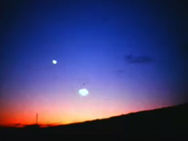 Các vụ nổ trong vũ trụ được theo dõi bởi 20 trạm mặt đất của Liên Xô, cũng như việc ghi hình đặc biệt được thực hiện bằng máy quay phim tốc độ cực cao. Mặc dù các cuộc thử nghiệm được tiến hành vào ban ngày, nhưng các đốm sáng trong không gian hoàn toàn có thể nhìn thấy rõ từ mặt đất và bằng mắt thường.