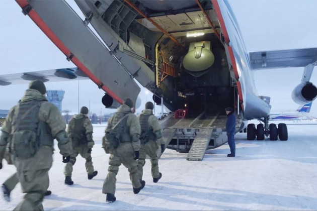 Đồng thời, cuộc rút quân cuối cùng của lực lượng gìn giữ hòa bình CSTO khỏi Kazakhstan được lên kế hoạch trước cuối tháng này; hiện tại các lực lượng này được bố trí tại các doanh trại của Quân đội Kazakhstan.