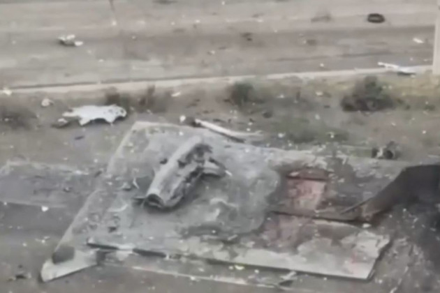 Trước đó, khu vực tượng đài máy bay MiG-17 đã nhiều lần bị bắn phá bằng tên lửa chống tăng và trong cuộc tấn công tiếp theo, tượng đài này đã vô tình trở thành mục tiêu của một cuộc tấn công bằng pháo. Mặc dù cho đến nay, không có thông tin nào về việc tượng đài MiG-17 bị trúng đạn pháo của quân Nga hay Ukraine? 