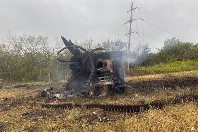 Với tốc độ 80-130 km/h và có thể tuần tra trên không trong 30 phút sau khi cất cánh, các nguồn tin cho biết, loại UAV tự sát KUB-BLA có thể bổ nhào gần như thẳng đứng về phía thiết bị kỹ thuật bọc thép, đặc biệt tốt trong việc tiêu diệt nắp trên của tháp pháo xe tăng hoặc nắp trên của khoang động cơ có khả năng bảo vệ yếu.