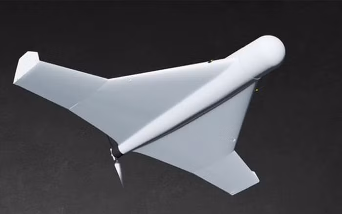 Điều này đảm bảo KUB-BLA khả năng xuyên thủng lớp giáp bảo vệ xe tăng một cách hiệu quả và tiêu diệt tổ lái của nó; thậm chí đôi khi khiến đạn của xe tăng phát nổ. Chế độ tấn công thẳng đứng này được thiết lập bởi phần mềm của UAV và không yêu cầu người điều khiển phải có bất kỳ kỹ năng chuyên nghiệp nào.