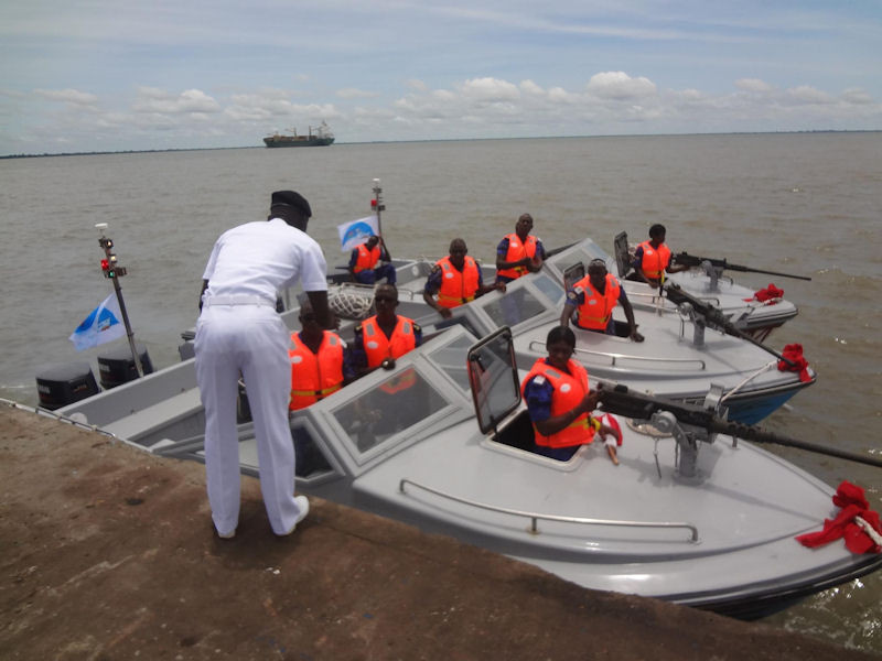 Vào tháng 9/2011, một đội huấn luyện đặc biệt của Mỹ đã cập cảng Banjul để thực hiện một chương trình đào tạo tập trung kéo dài hai tuần cho Hải quân Gambia. Vào tháng 8/2013, Đài Loan đã tặng cho Gambia ba tàu tuần tra mới để thay thế bốn tàu cũ lớp Dvora mà nước này tặng vào năm 2009.