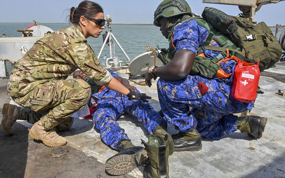 Vào tháng 2/2008, các sĩ quan của Hải quân Mỹ đã giúp cài đặt một hệ thống nhận dạng tự động ở Gambia được gọi là Hệ thống Thông tin An toàn và An ninh Hàng hải (MSSIS).