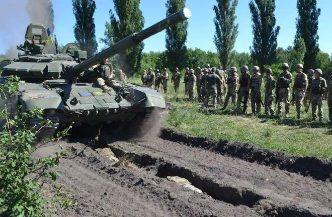 Hiện một số người có thể không tin vào thông tin này, nhưng nó đến từ hãng tin Mỹ CNN. Cuộc phản công của Ukraine hiện chỉ giới hạn ở khu vực Donbass, trong khi hướng tấn công của quân đội Nga là khu vực Kherson; như vậy, có một "sai lầm chiến lược" nhất định của cả hai bên.