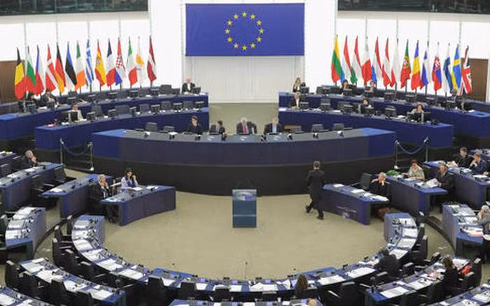 Vào ngày 11/4, tại phiên họp toàn thể ở Brussels (Bỉ), Nghị viện châu Âu (EP) đã từ chối phê duyệt dự toán ngân sách dành cho Hội đồng châu Âu, cho đến khi cơ quan này đồng ý cung cấp thêm hệ thống phòng không Patriot cho Ukraine. 