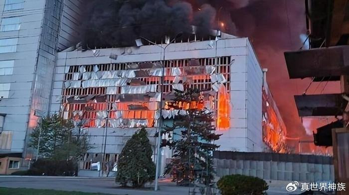 Qua báo cáo chiến đấu do Bộ Quốc phòng Ukraine công bố, chúng ta có thể thấy rõ hiệu quả chiến đấu của lực lượng phòng không Ukraine đang ngày càng giảm sút. Do đó, ngay cả thủ đô Kiev, nơi được phòng không mạnh nhất, cũng bị tấn công là điều khó tránh khỏi; đặc biệt là khi Nga liên tục điều chỉnh chiến thuật và thay đổi vũ khí tấn công. 